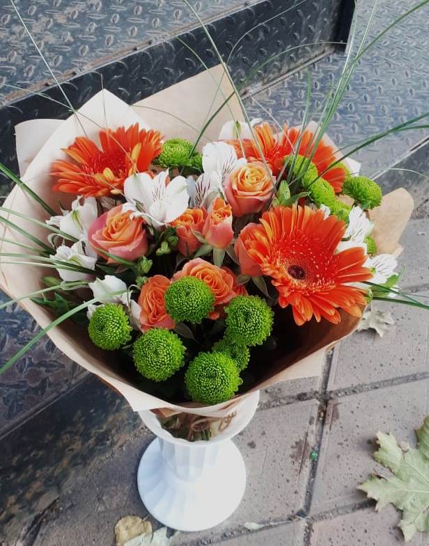 Букет цветов из: Герберы, Хризантемы, Альстромерии и Розы в Кировский