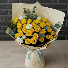 Букет цветов из:  Розы в Кировский