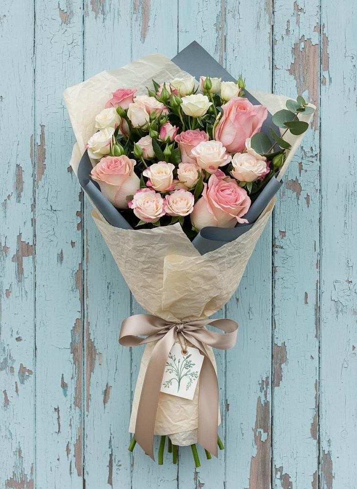 Букет цветов из: Розы в Кировский