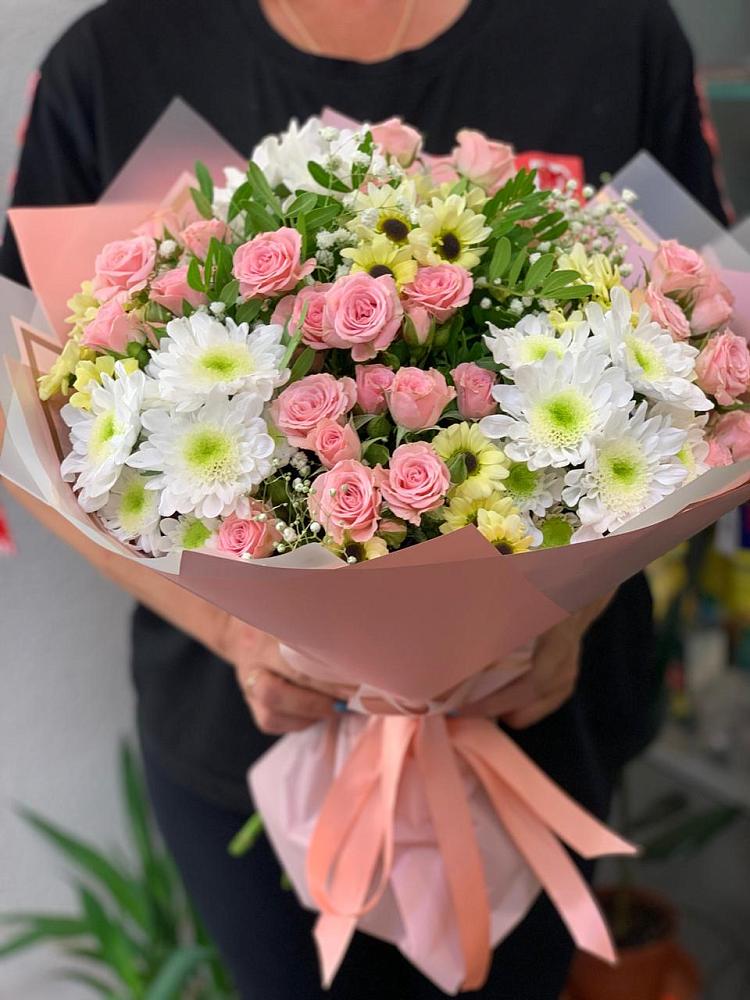 Букет цветов из: Розы и Хризантемы в Кировский
