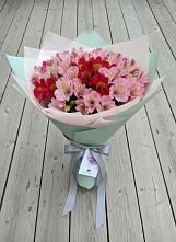 Букет цветов из:  Альстромерии в Кировский