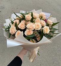 Букет Кремовые розы Латте в Кировский