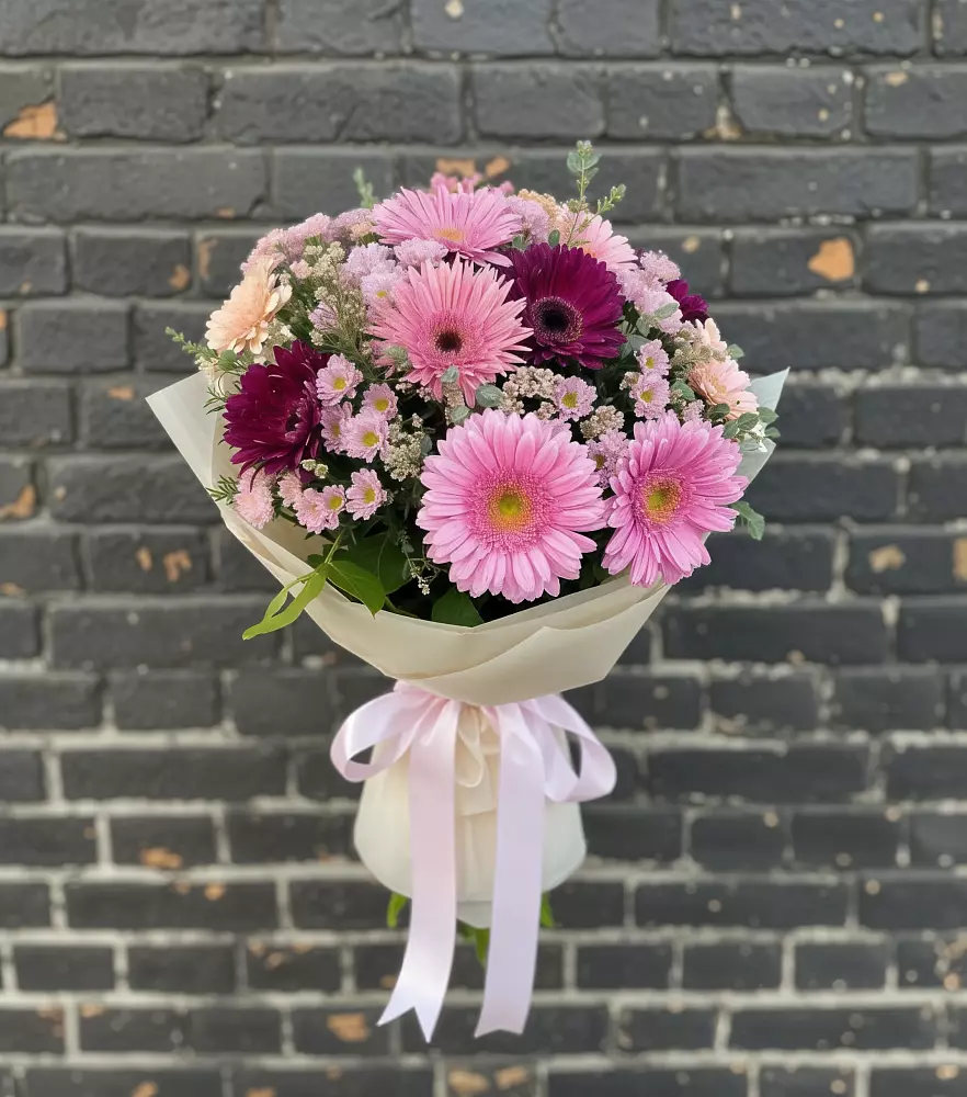 Букет цветов из: Герберы и Хризантемы в Кировский