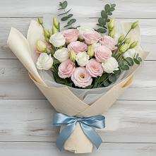 Букет цветов из:  Лизиантусы в Кировский