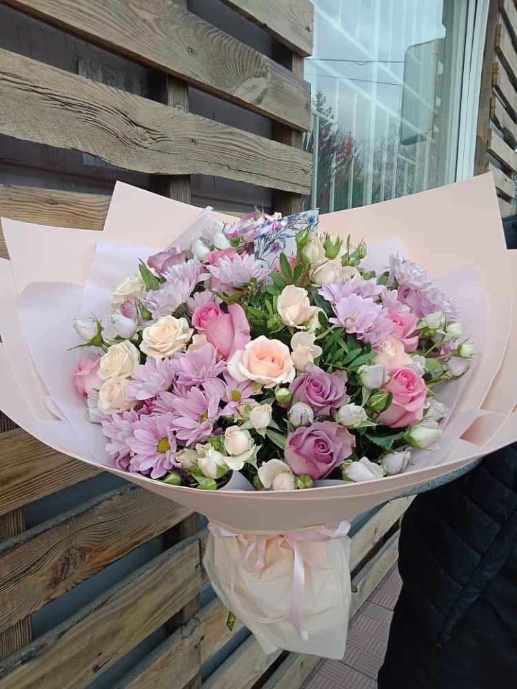 Букет цветов из: Розы и Хризантемы в Кировский