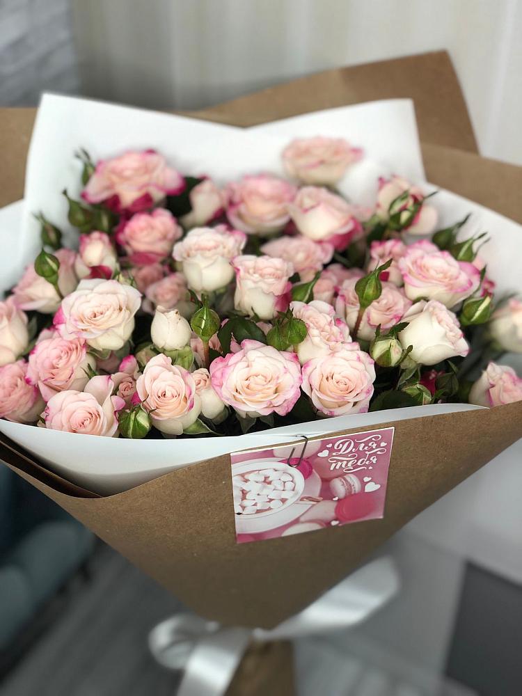 Букет цветов из: Розы в Кировский