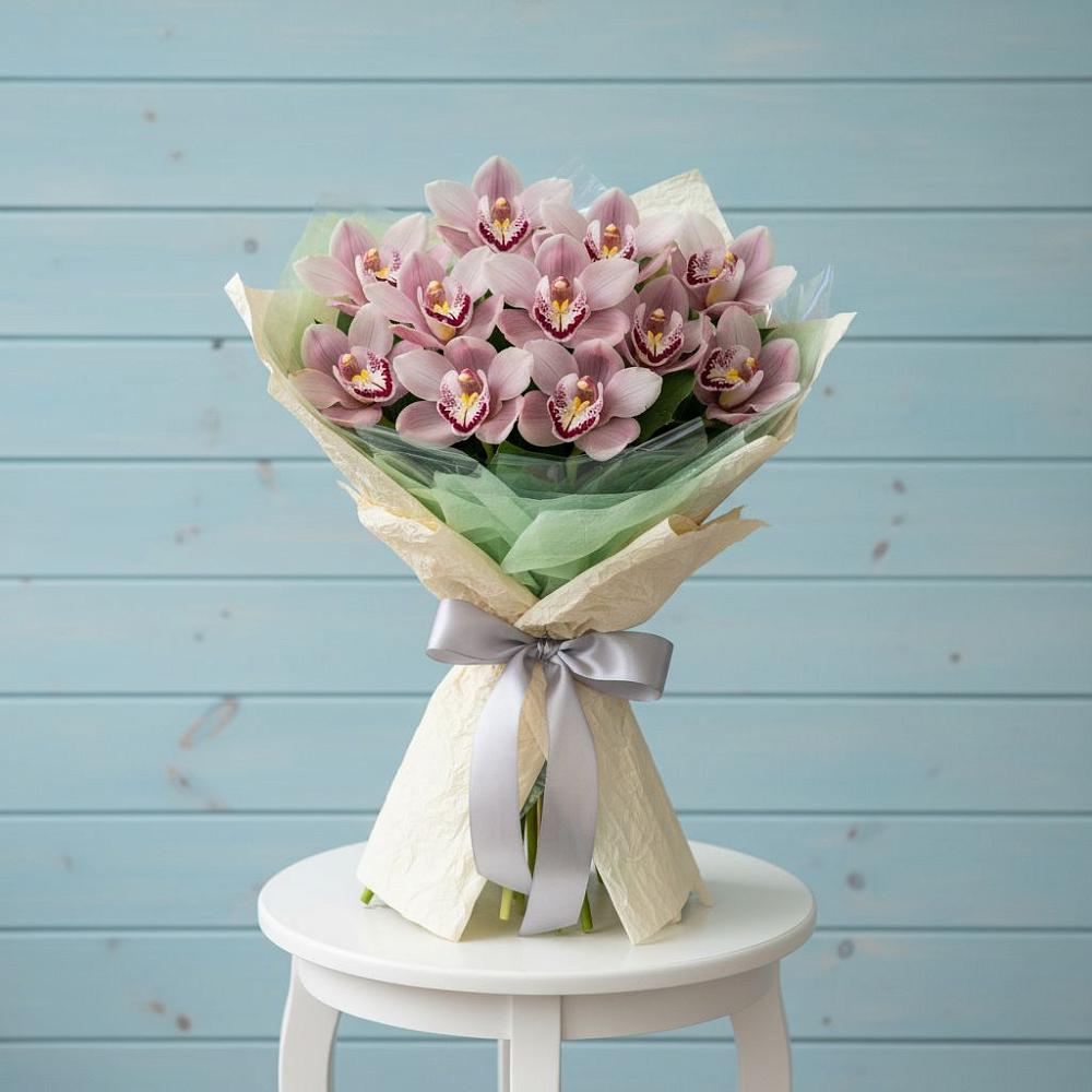 Букет цветов из: Орхидеи и Розы в Кировский