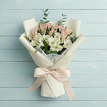 Букет цветов из:  Альстромерии в Кировский