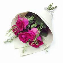 Букет цветов из:  Розы в Кировский