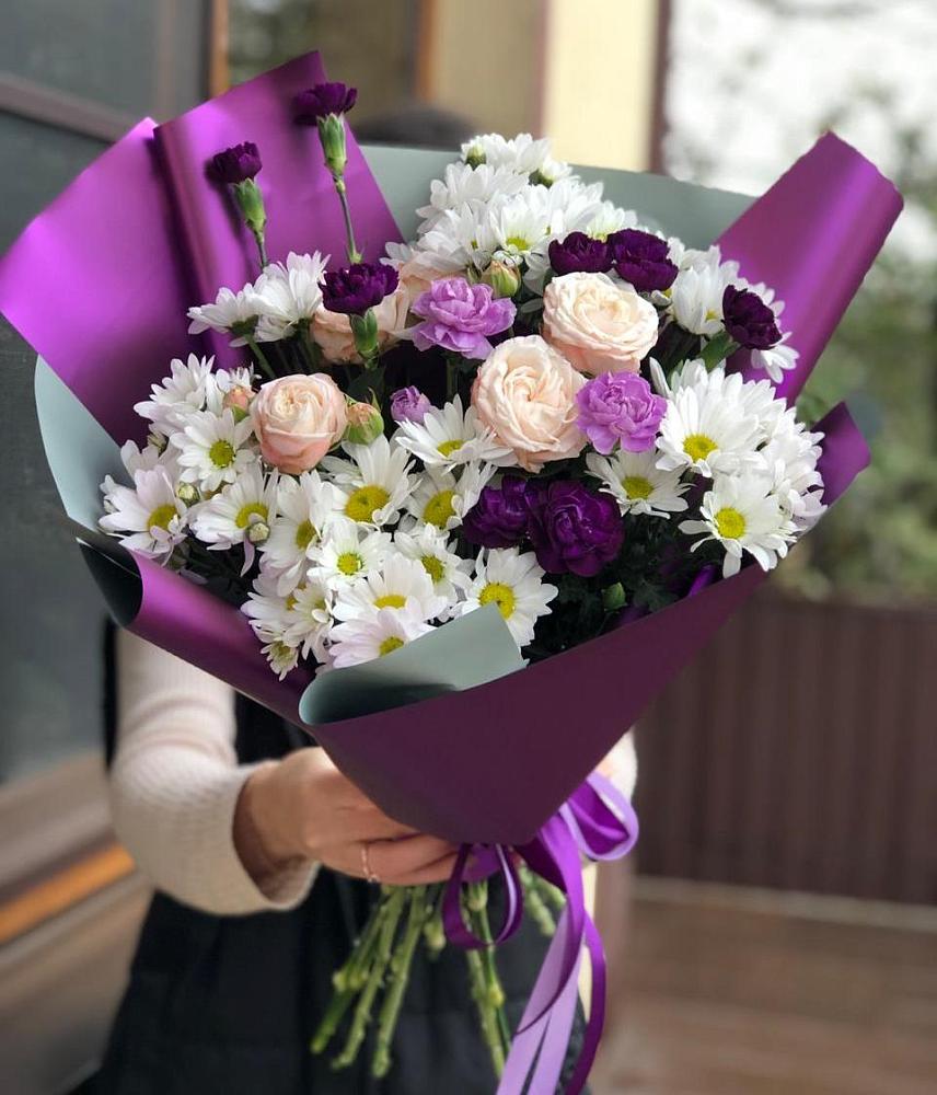 Букет цветов из: Хризантемы, Гвоздики и Розы в Кировский