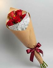 Букет цветов из:  Розы в Кировский