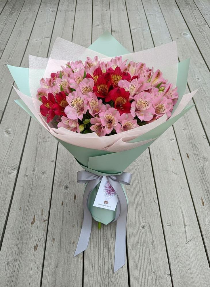Букет цветов из: Альстромерии в Кировский
