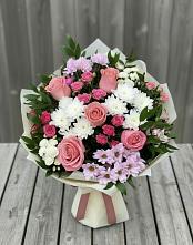 Букет цветов из:  Альстромерии, Гвоздики, Розы и Хризантемы в Кировский