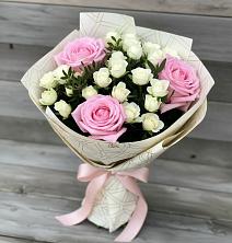 Букет цветов из:  Розы в Кировский