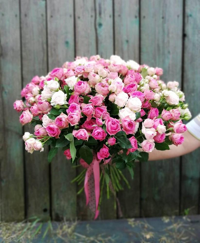 Букет Розовые кустовые розы Натали и Лав Лидия в Кировский