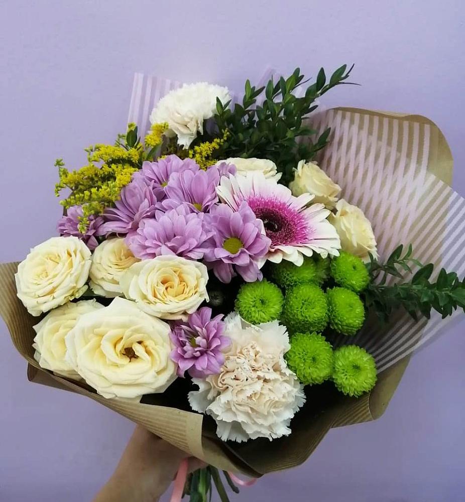 Букет цветов из: Хризантемы, Розы, Гвоздики и Герберы в Кировский