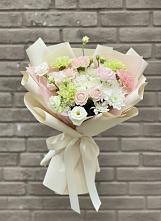 Букет цветов из:  Гвоздики, Розы, Лизиантусы и Хризантемы #REPLACE_PRED# Кировский