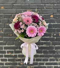 Букет цветов из:  Герберы и Хризантемы в Кировский