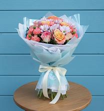 Букет цветов из:  Хризантемы и Розы в Кировский