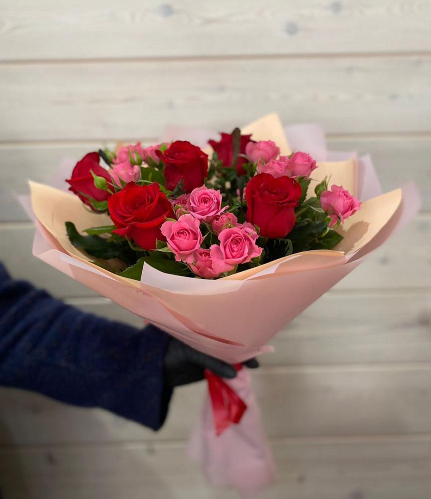 Букет цветов из: Розы в Кировский