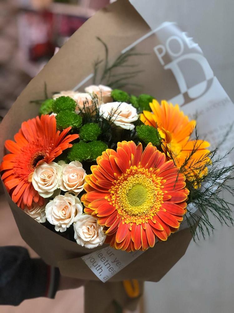 Букет цветов из: Герберы, Хризантемы и Розы в Кировский