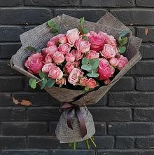 Букет цветов из:  Розы в Кировский