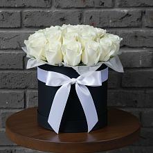 Цветочная композиция из Розы в шляпной коробке в Кировский